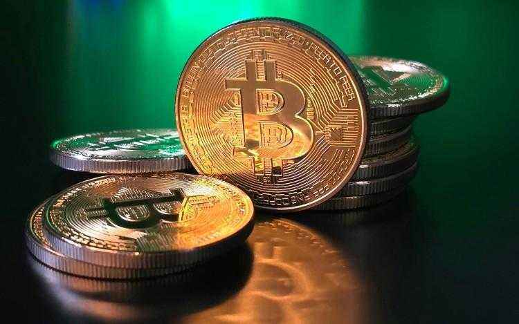 Análisis de Casos de Uso Real de Bitcoin en Diversos Sectores