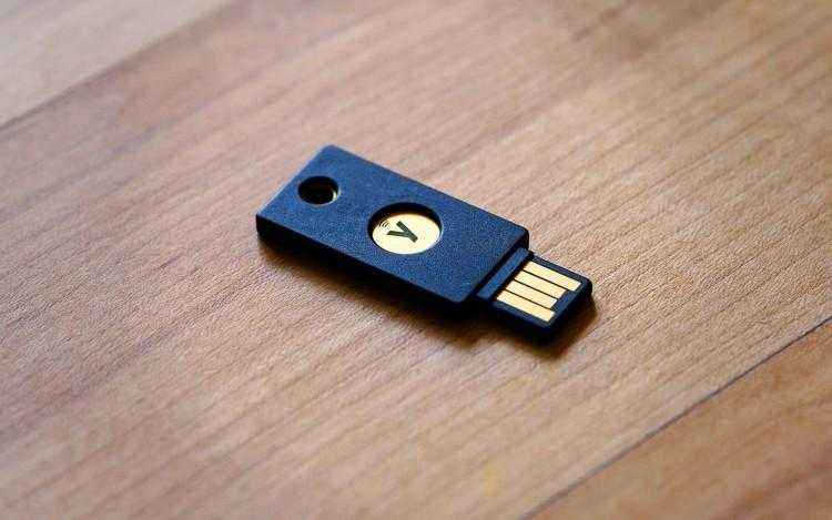 Claves USB de Seguridad: Protege tus Accesos en Línea con Autenticación de Hardware